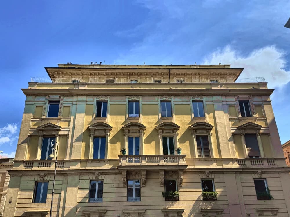 AlphaMed Clinic historic building in central Rome