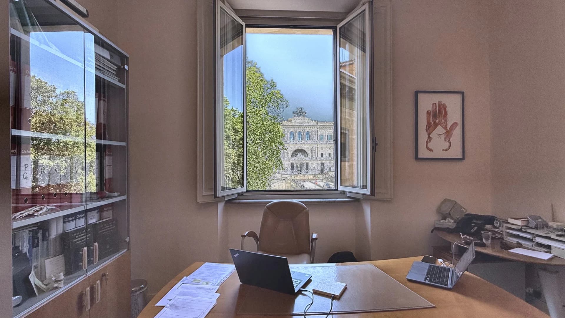 AlphaMed Clinic historic building in central Rome